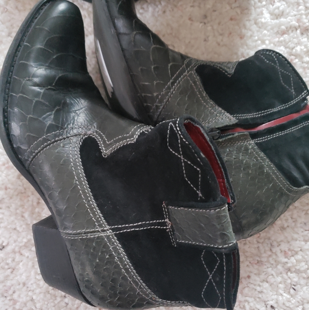 Womans Bootie 7 - image 6